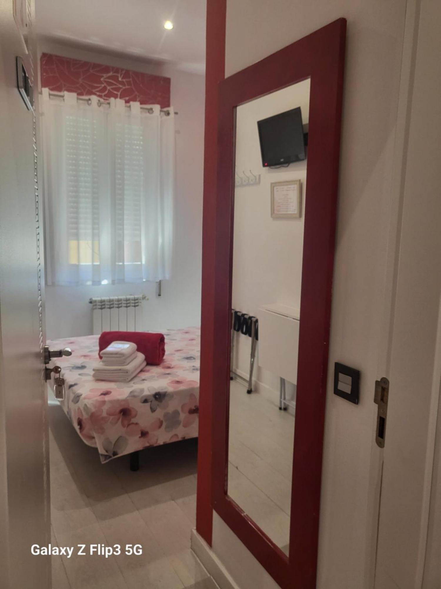 Hostal Inn Madrid Luaran gambar