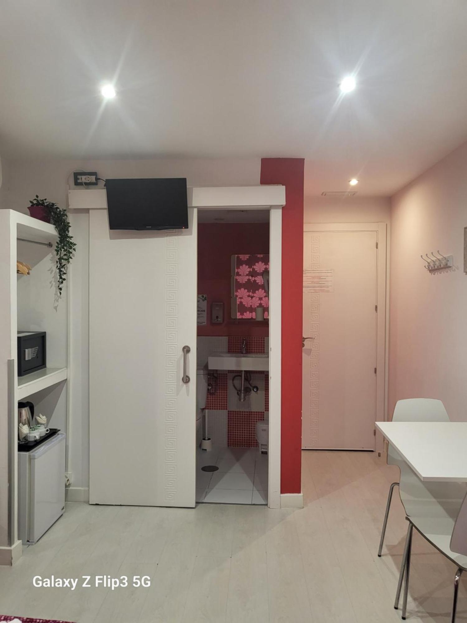 Hostal Inn Madrid Luaran gambar